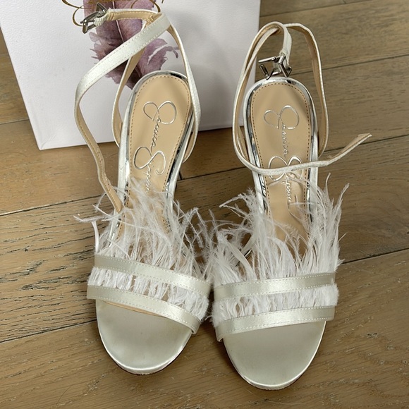 Jessica Simpson JS Raelin Crystal Satin Feathers Stiletto Heels 7M - Picture 2 of 8